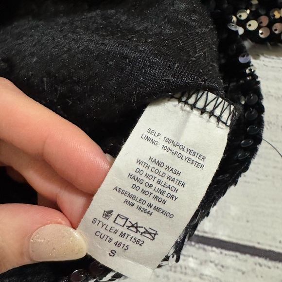 Black Sequin Women’s Top - Picture 3 of 6